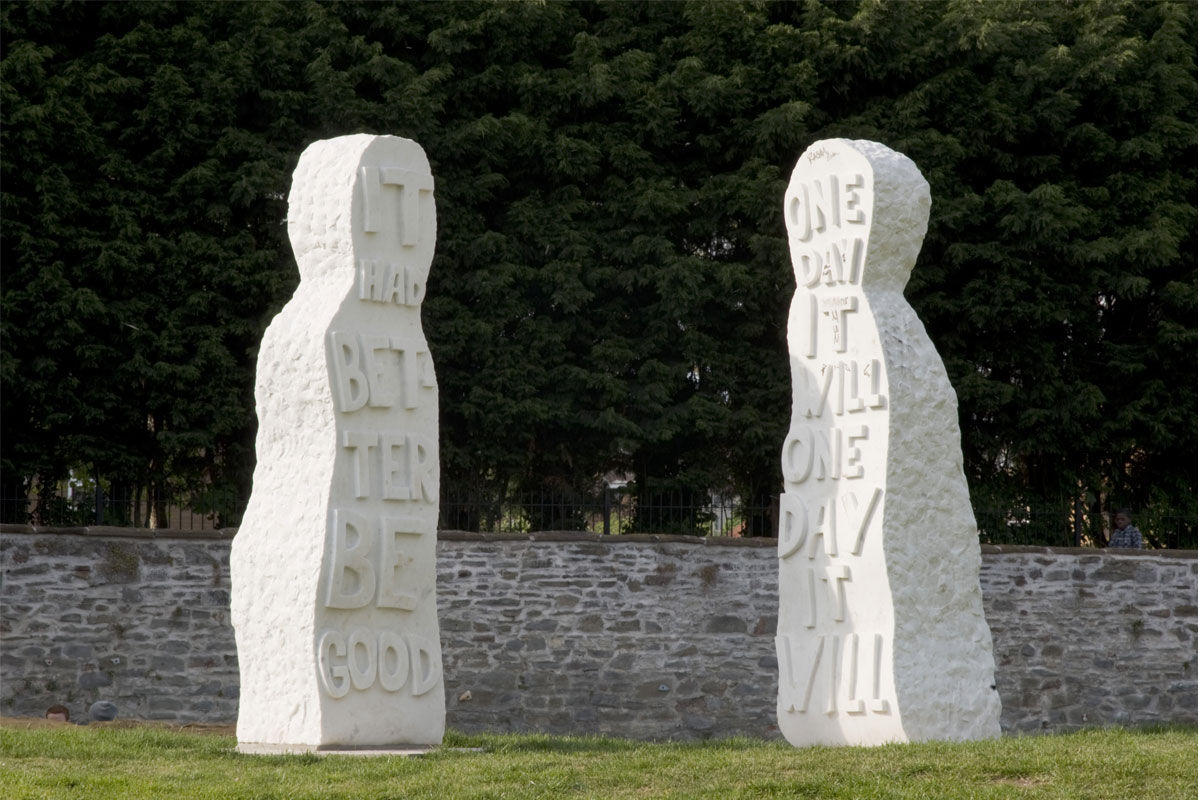 A cycle ride made up of a number of bikes formed into a circle, like a merry go round. 